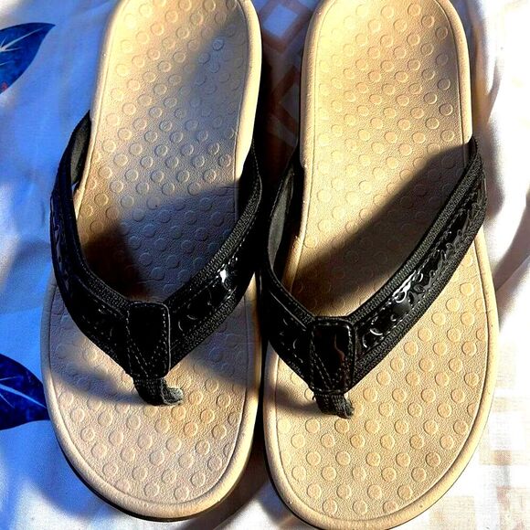 Vionic Shoes - Vionic Casandra Sandal - Black -  SIZE 6